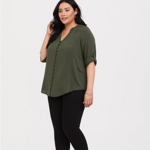 Torrid Harper Challis Button-Front 3/4 Sleeve Blouse SZ 2 - Picture 4 of 10